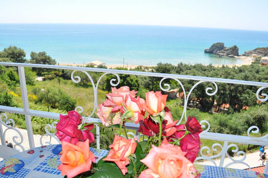 Apartment - terrace and Pelekas Beach