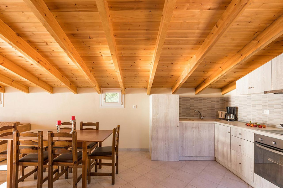 LOFT APARTMENT: open plan kitchen dining