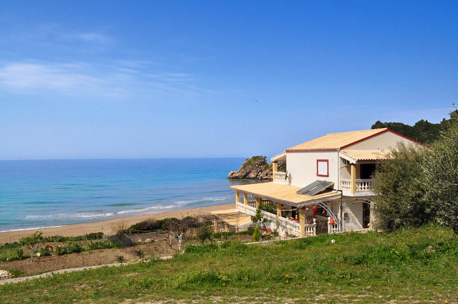  holiday house �TOLIS� directly on the beach